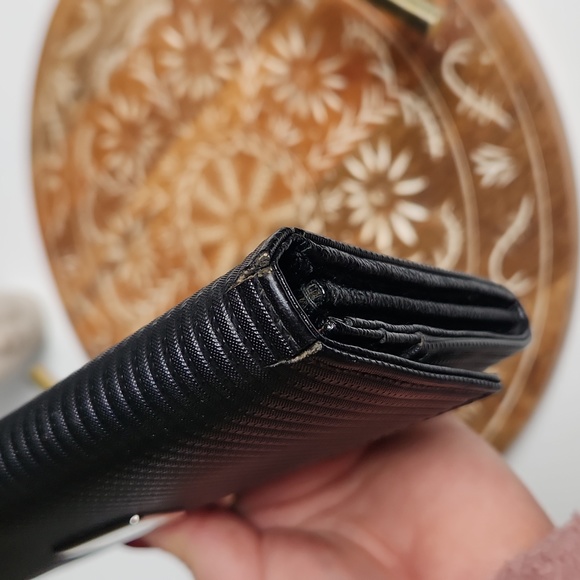 Bvlgari Long Snap Wallet - GUC - Picture 11 of 16